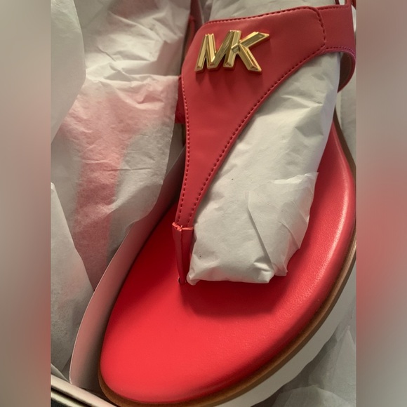 MICHAEL KORS JILLY FLAT SANDALS - Picture 5 of 5